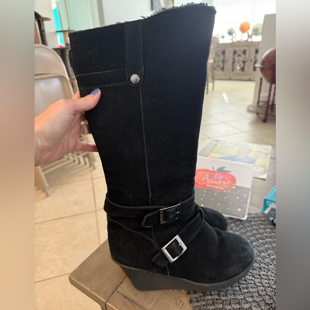 Fleece lined Bearpaw wedge boots